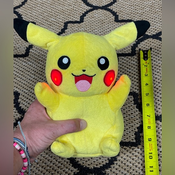 2017 TOMY 10” Pokemon My Friend Pikachu Plush Toy Light Up Talking Plush Moves! - Picture 8 of 10